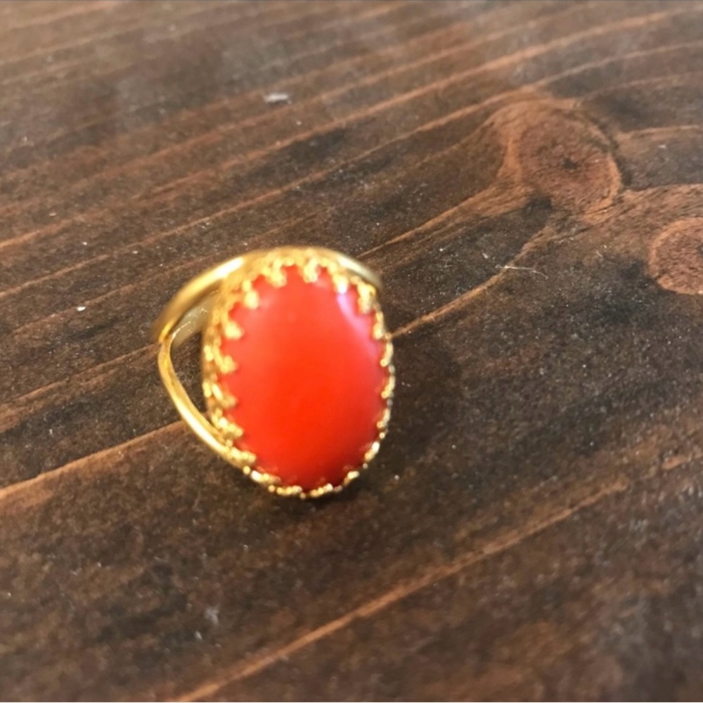 Elegant Gold and Red Women's Ring